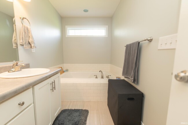 Building Photo - 3138 S Cuffers Dr
