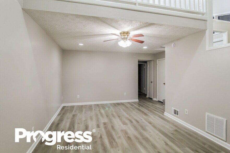 Building Photo - 6875 Fielder Ct