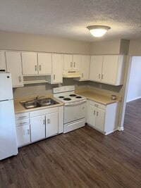 Building Photo - 250 Herndon St