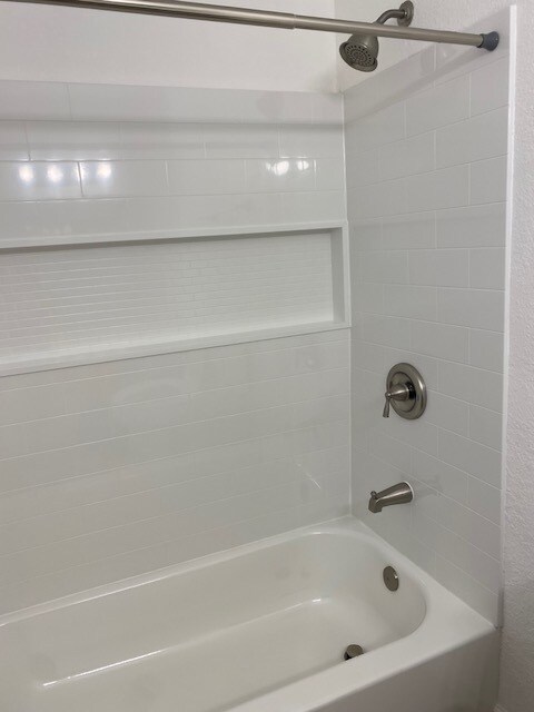 Building Photo - 1507 Woodlake Dr