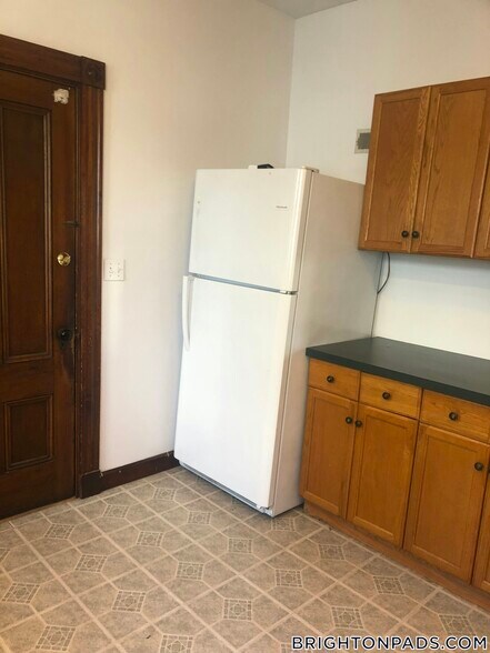 Building Photo - 34 Etna St