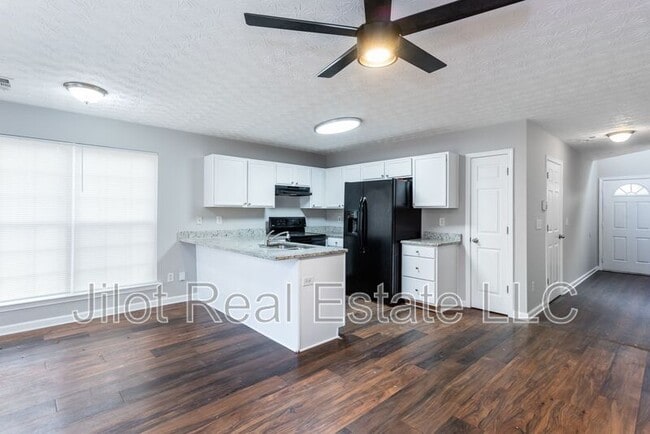 Building Photo - 218 Matthew Ln