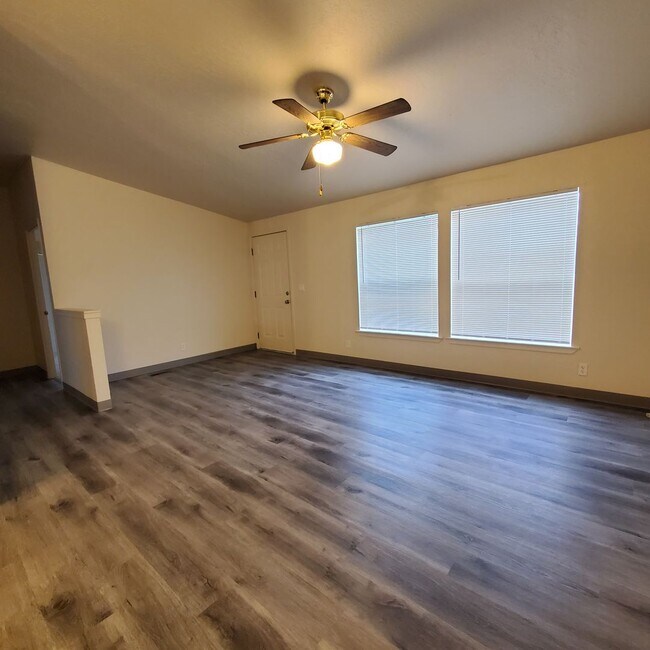 Building Photo - 31811 Begonia Ln