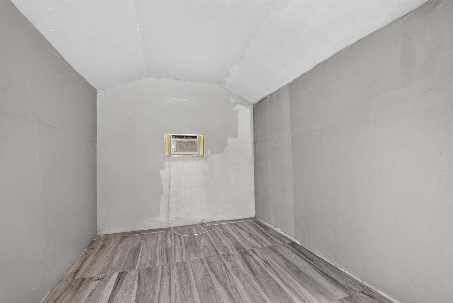 Building Photo - 907 Wright Dr