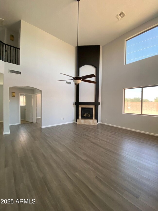 Building Photo - 8402 S 48th Ln