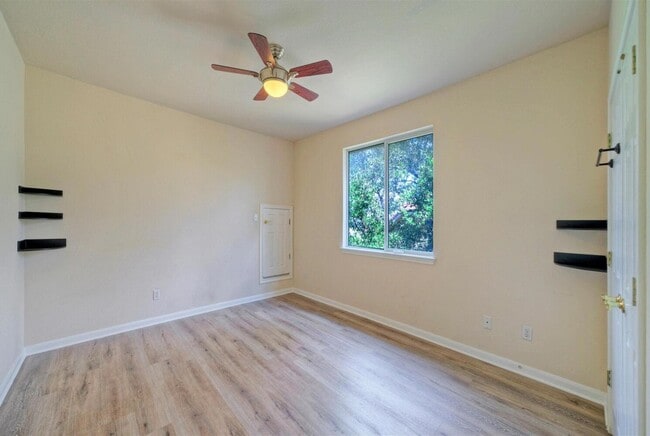 Building Photo - 3912 Coopers Hawk Cove