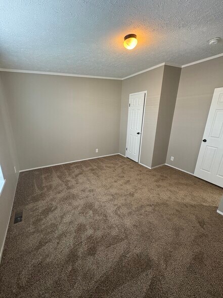 Building Photo - 11097 Indianwood Ct