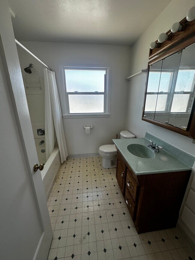 Building Photo - 510 N 18th St