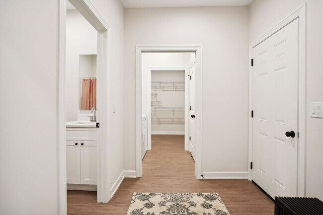 Building Photo - 3 Bedroom Twin Home With Extras