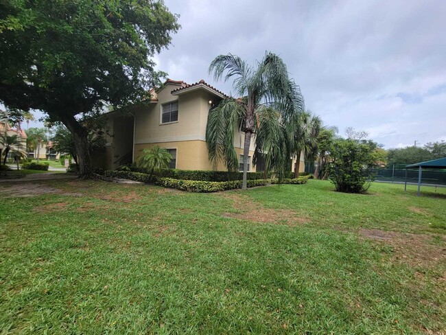 Building Photo - 1233 SW 46th Ave