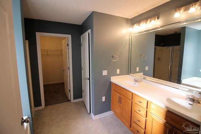 Building Photo - 5983 Ashton Woods Cir