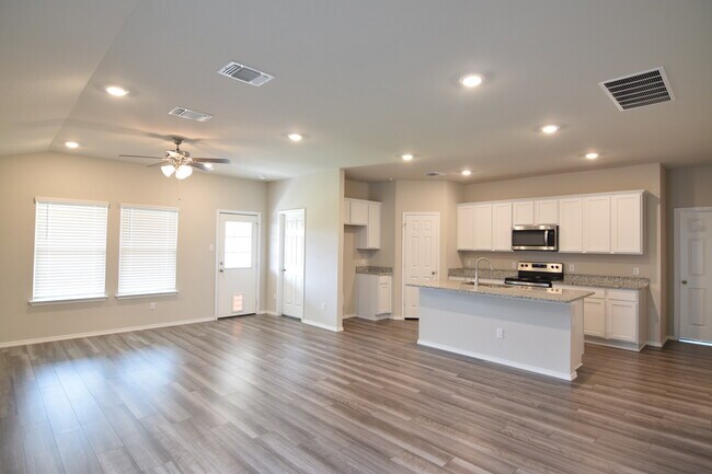 Building Photo - 8419 Brahma Plns Rd