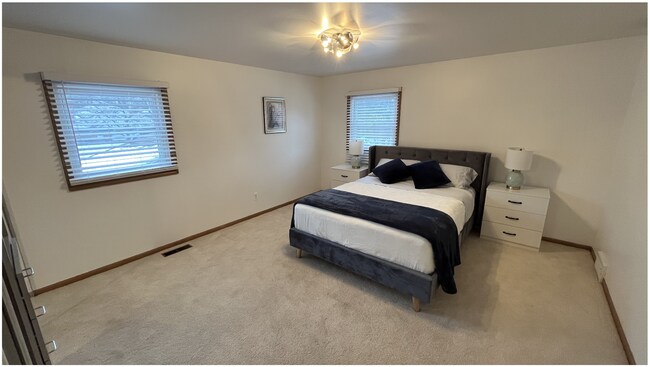 bedroom 2-second floor - 5835 Pinecroft Dr