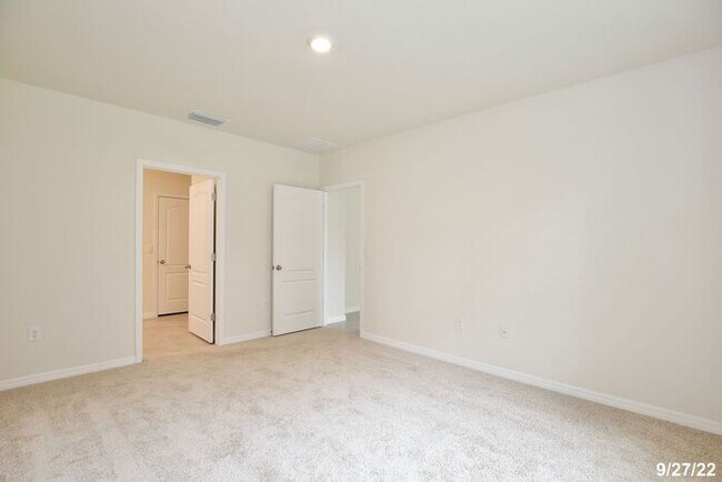 Building Photo - Modern 4/2 Home in Sanford with Open Concept Living and 2 Car Garage!