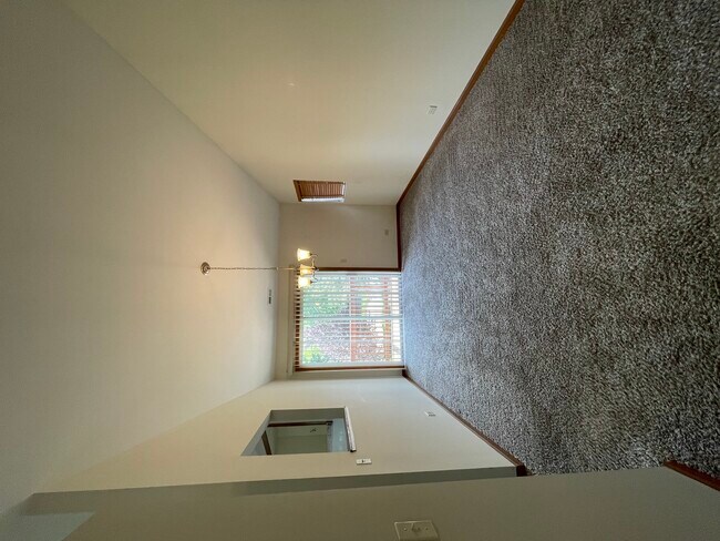Building Photo - 3609 Roanoke Ave