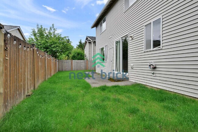 Building Photo - Spacious 5-Bed Home in Lynnwood with 2.5 Baths – Your Ideal Family Retreat!