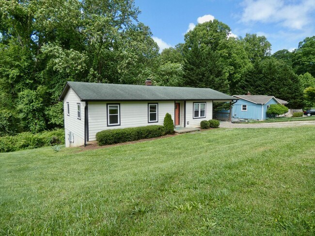 Primary Photo - Sweet Ranch-Style Home in Montford