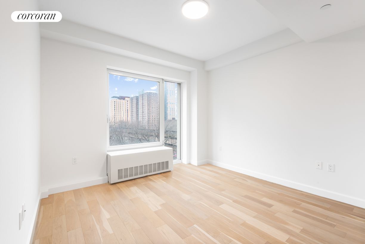 Building Photo - 111 E 115th St