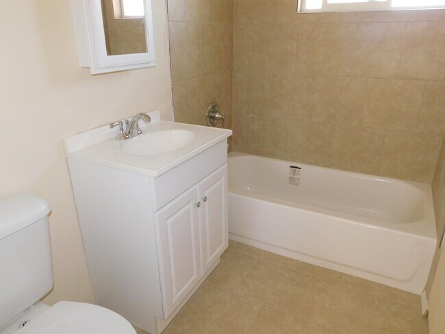 Building Photo - 8308 Capitan Cir