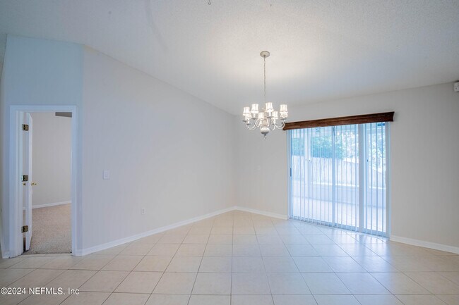 Building Photo - 3158 Ash Harbor Dr E