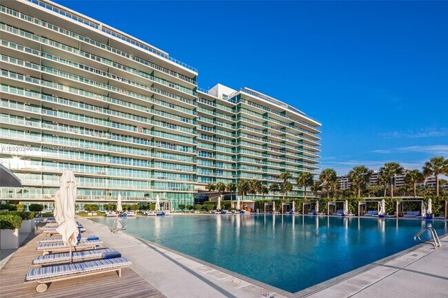 Building Photo - 360 Ocean Dr