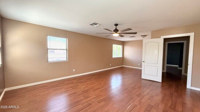 Building Photo - 2714 E Birchwood Pl
