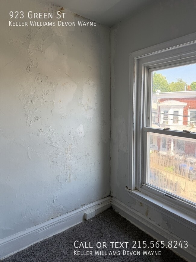 Building Photo - 923 Green St
