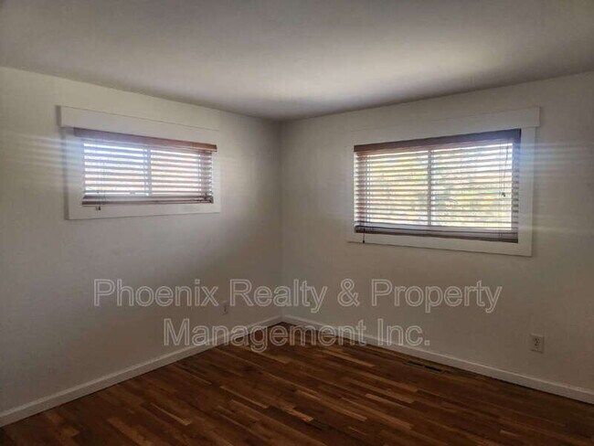 Building Photo - 1809 S Pratt Pkwy