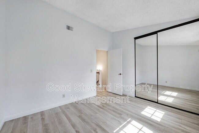 Building Photo - 363 Molokai Dr