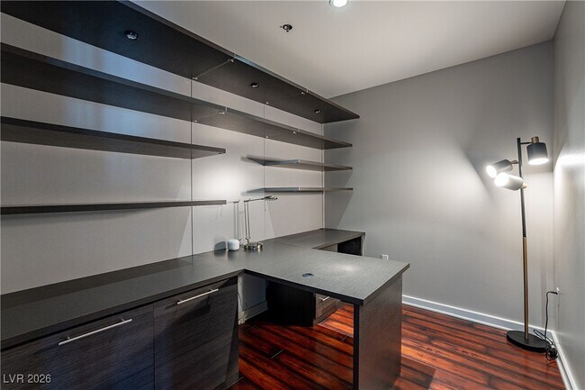 Building Photo - 4471 Dean Martin Dr