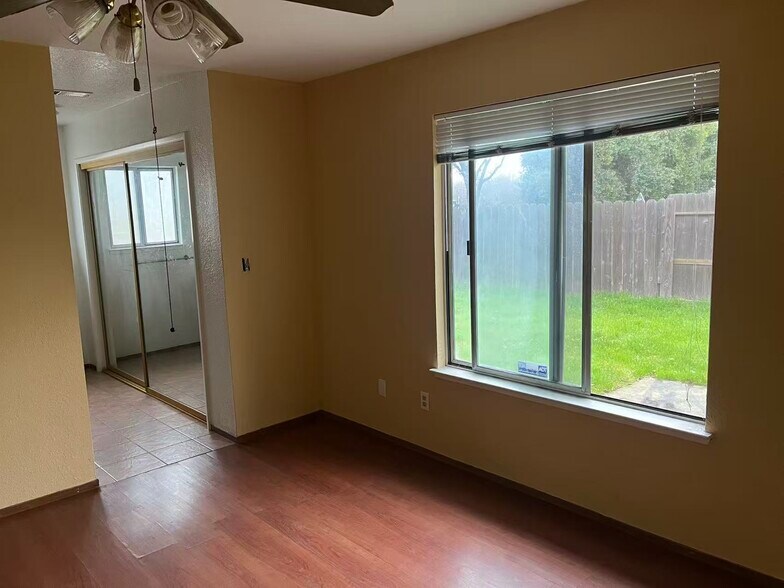 Building Photo - 2825 Woodland Ave