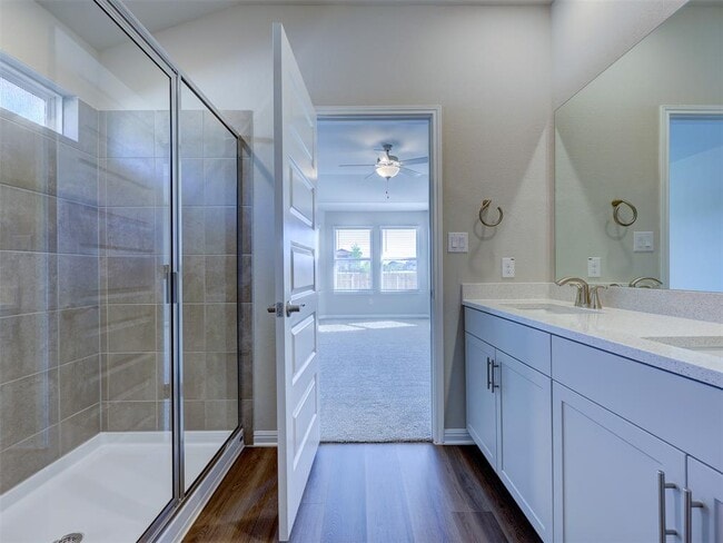 Building Photo - 100 Greenspire Ln