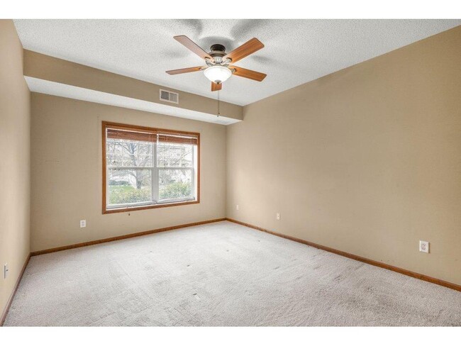 Building Photo - 114200 Hundertmark Rd W