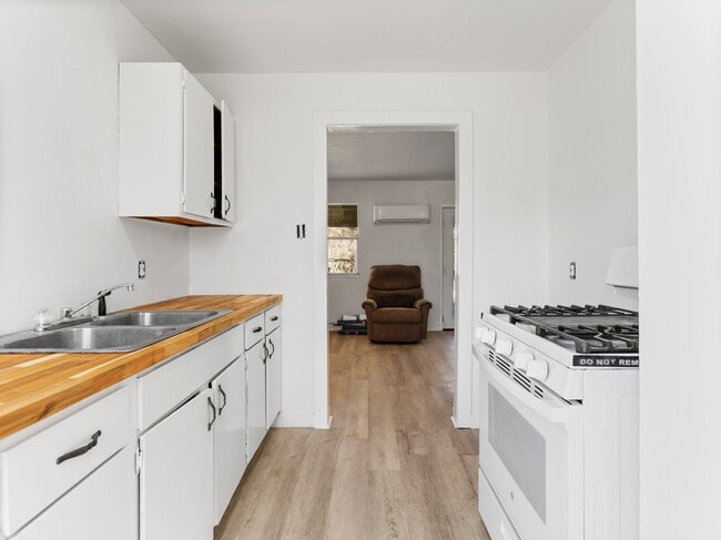 Building Photo - 5519 Kincer Rd