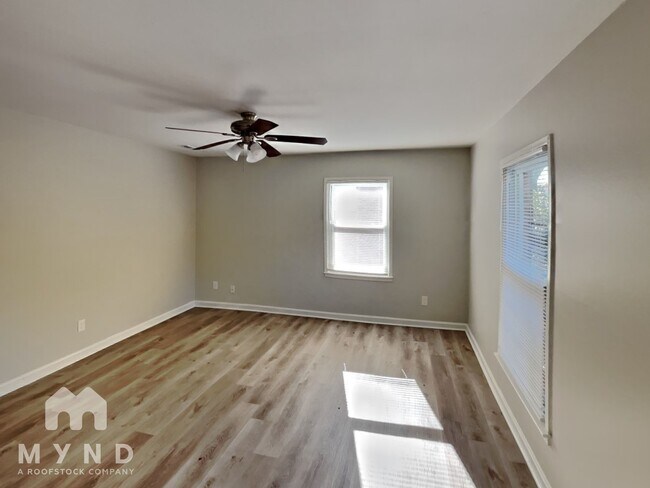 Building Photo - 3700 Braden Dr