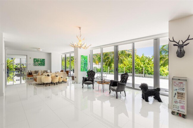 Building Photo - 1 Collins Ave