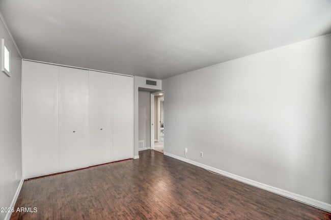 Building Photo - 8647 E Devonshire Ave