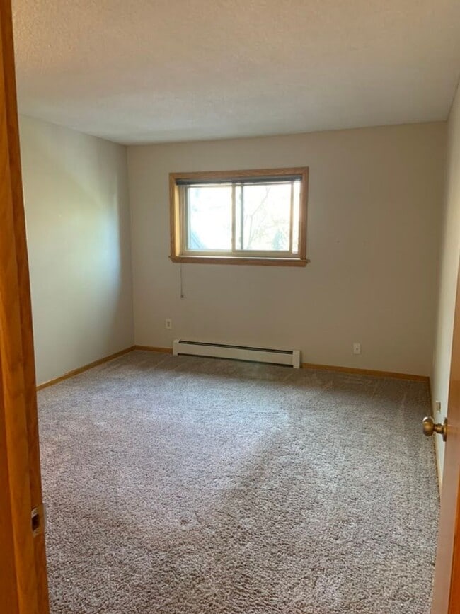 Building Photo - Charming 4-Bedroom Home in Prime Location!