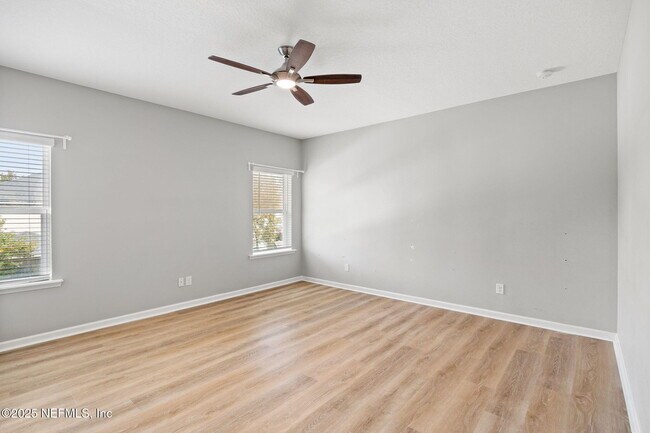 Building Photo - 92 Fernbrook Dr