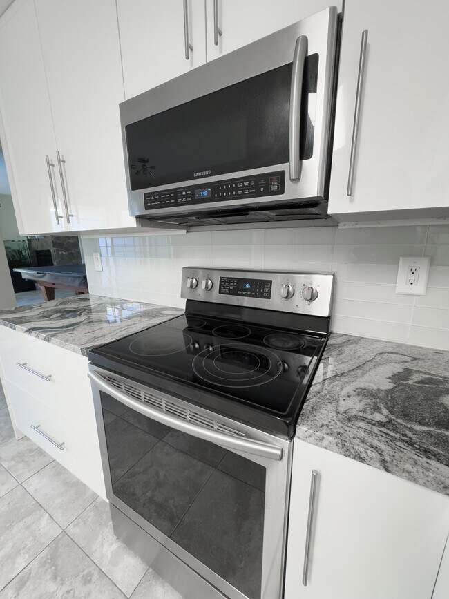 Building Photo - 931 Holbrook Cir