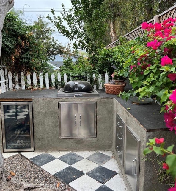 Building Photo - 323 W 18th St