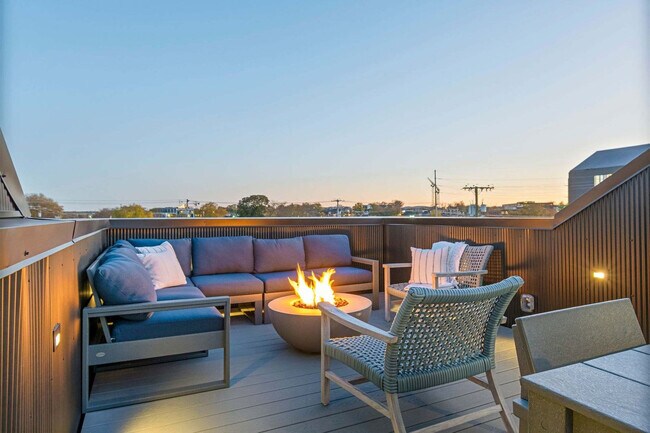 Building Photo - 1117 3rd Ave S