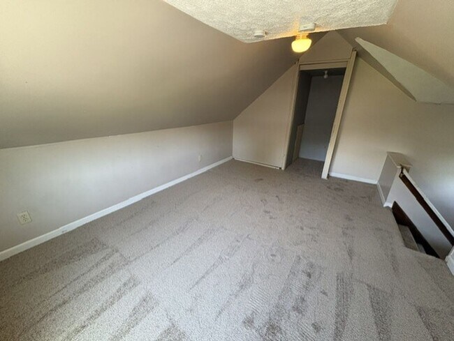 Building Photo - Comfortable 3-Bedroom Akron Home with Appliances Included