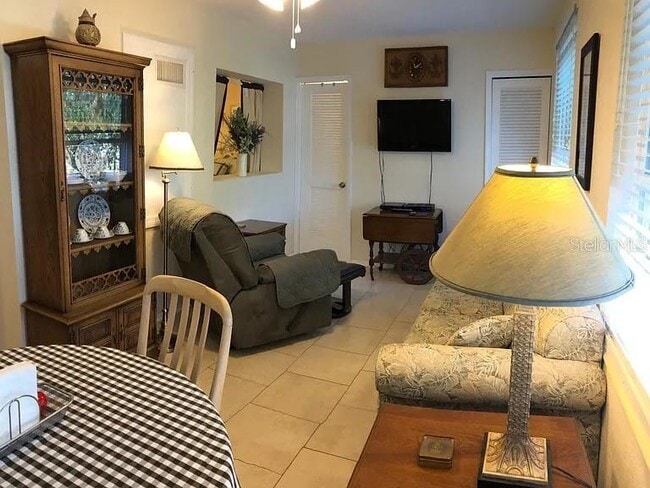 Building Photo - 2071 Australia Way W