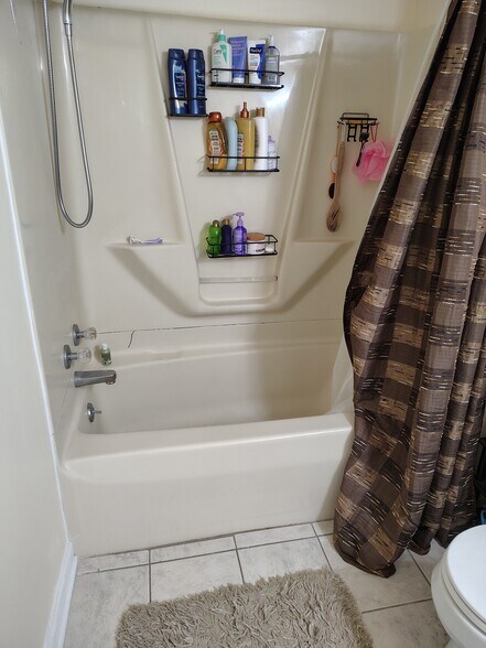 Building Photo - 2132 Pauline Blvd