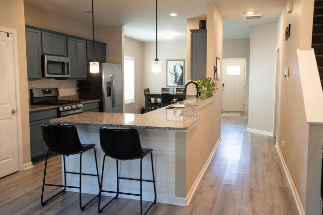 Building Photo - 114 Great Bend Dr