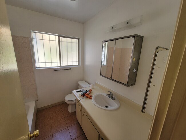 Bathroom - 564 Oleander Dr