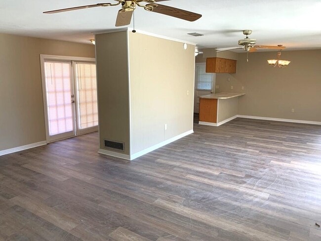 Building Photo - 935 Bolton Ln