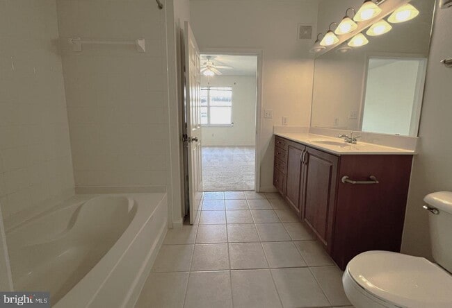 Building Photo - 12953 Centre Park Cir