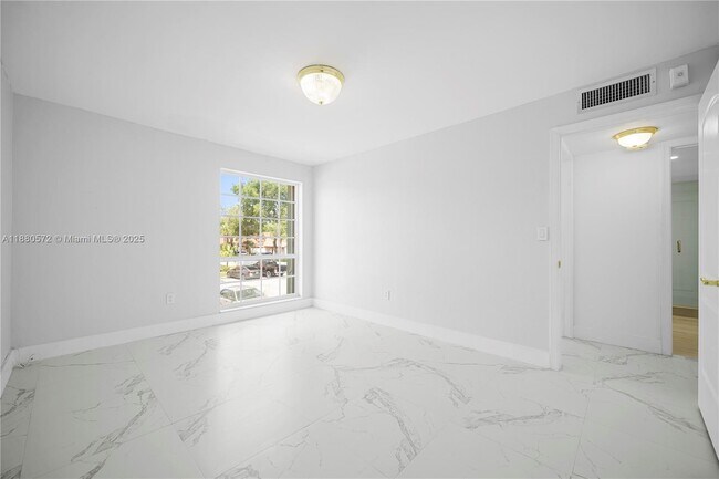 Building Photo - 7105 Miami Lakes Dr